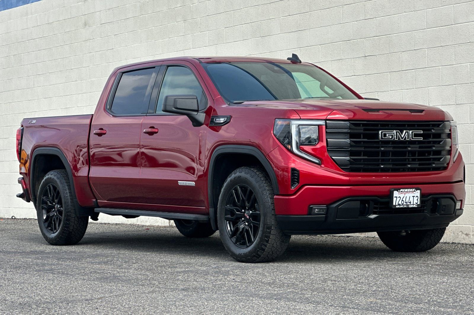 Used 2023 GMC Sierra 1500 Elevation image 2