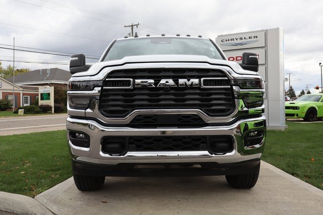 Used 2025 RAM 3500 Big Horn image 5