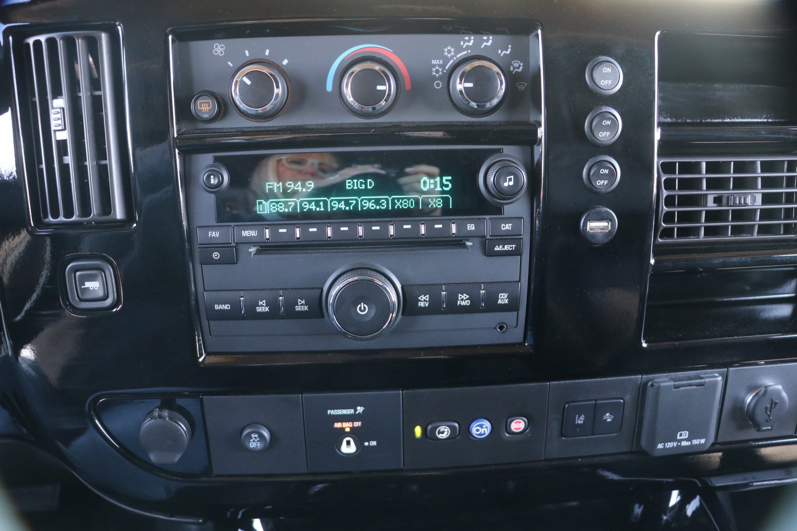 Used 2020 GMC Savana 2500 w/ Enhanced Convenience Package image 20