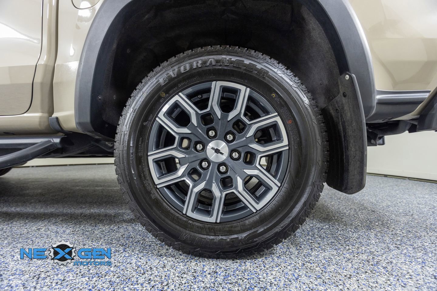 Used 2024 Chevrolet Colorado Z71 w/ Z71 Convenience Package 2 AWD/4WD image 46