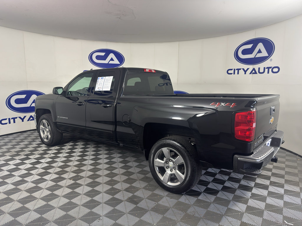 Used 2018 Chevrolet Silverado 1500 LT w/ All Star Edition AWD/4WD image 5