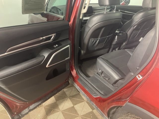 Used 2023 Kia Telluride S image 18