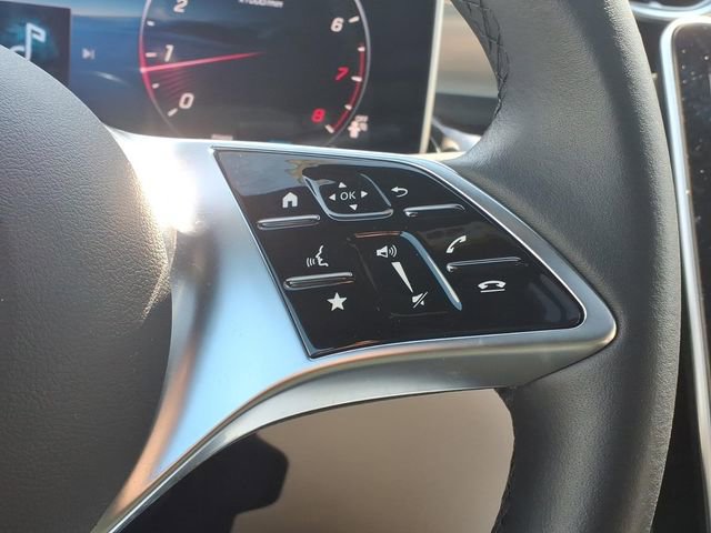 Used 2025 Mercedes-Benz GLC 300 4MATIC image 16