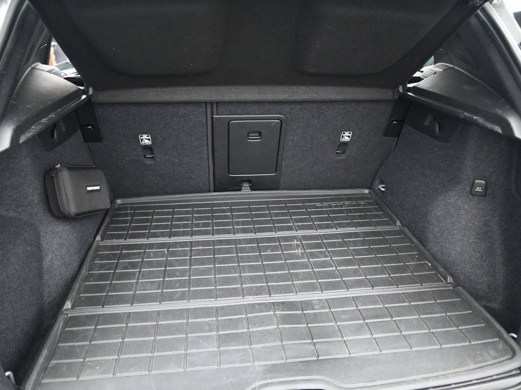 Used 2023 Volvo XC40 Recharge Ultimate w/ Protection Package Premier image 29