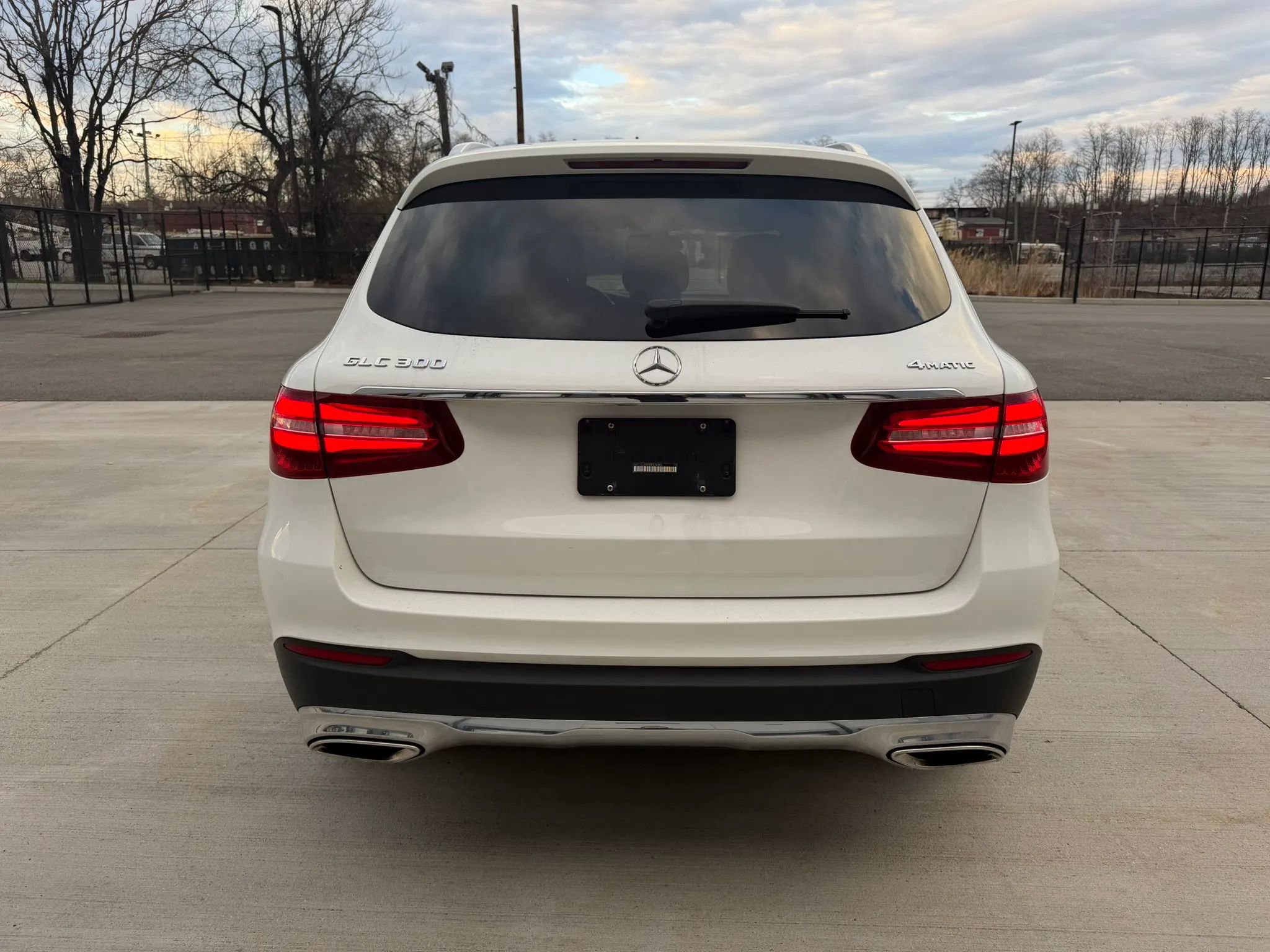 Used 2019 Mercedes-Benz GLC 300 4MATIC image 10
