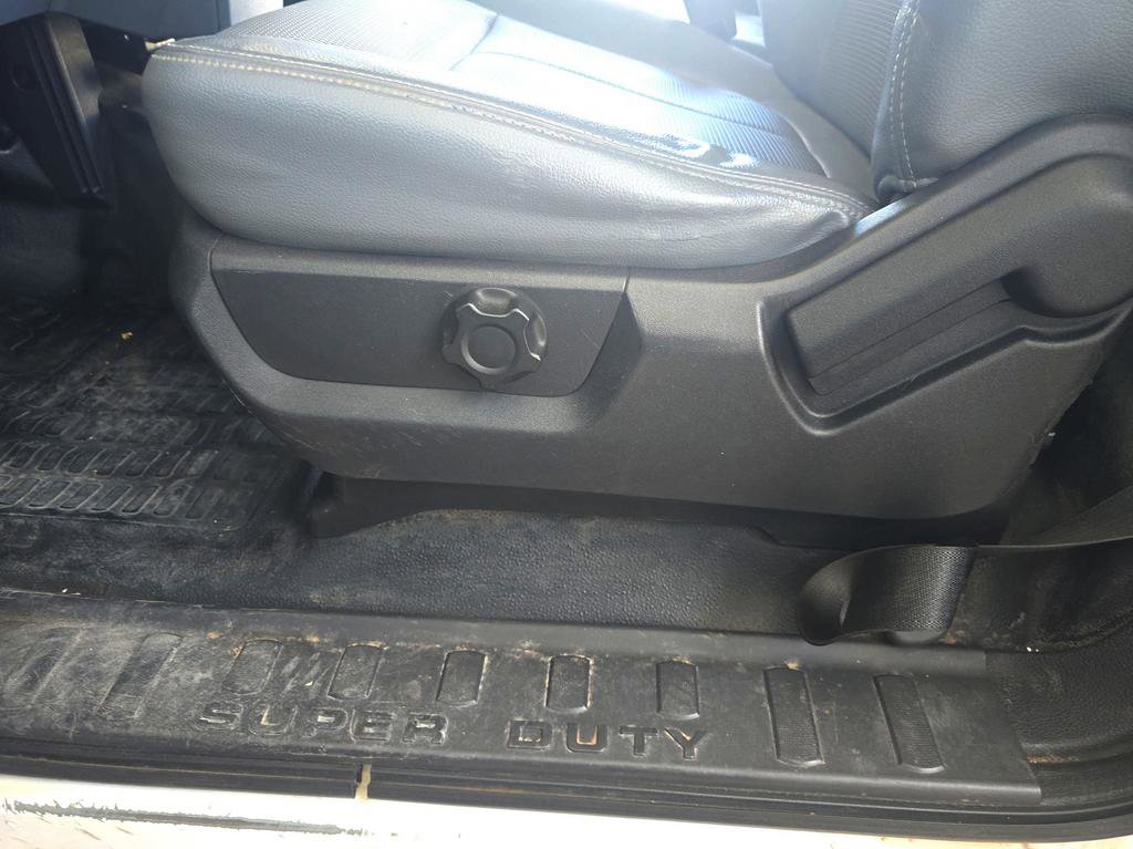 Used 2015 Ford F350 XL w/ Trailer Tow Package image 19