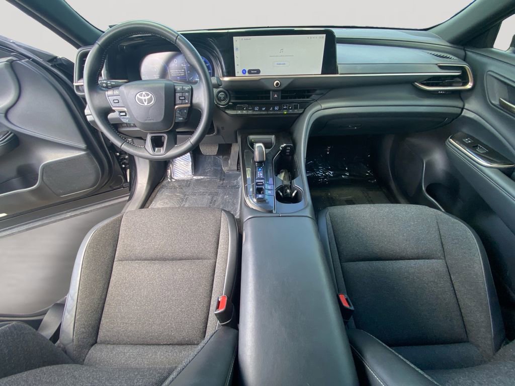 Used 2024 Toyota Crown AWD/4WD image 10