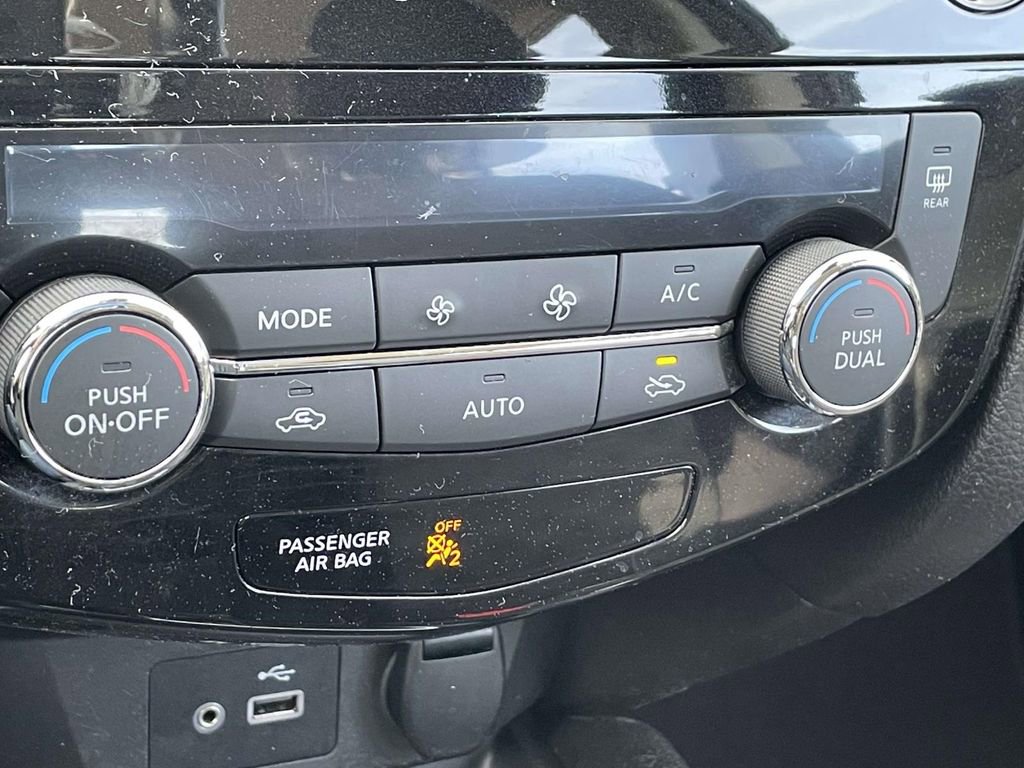 Used 2019 Nissan Rogue Sport SV image 28