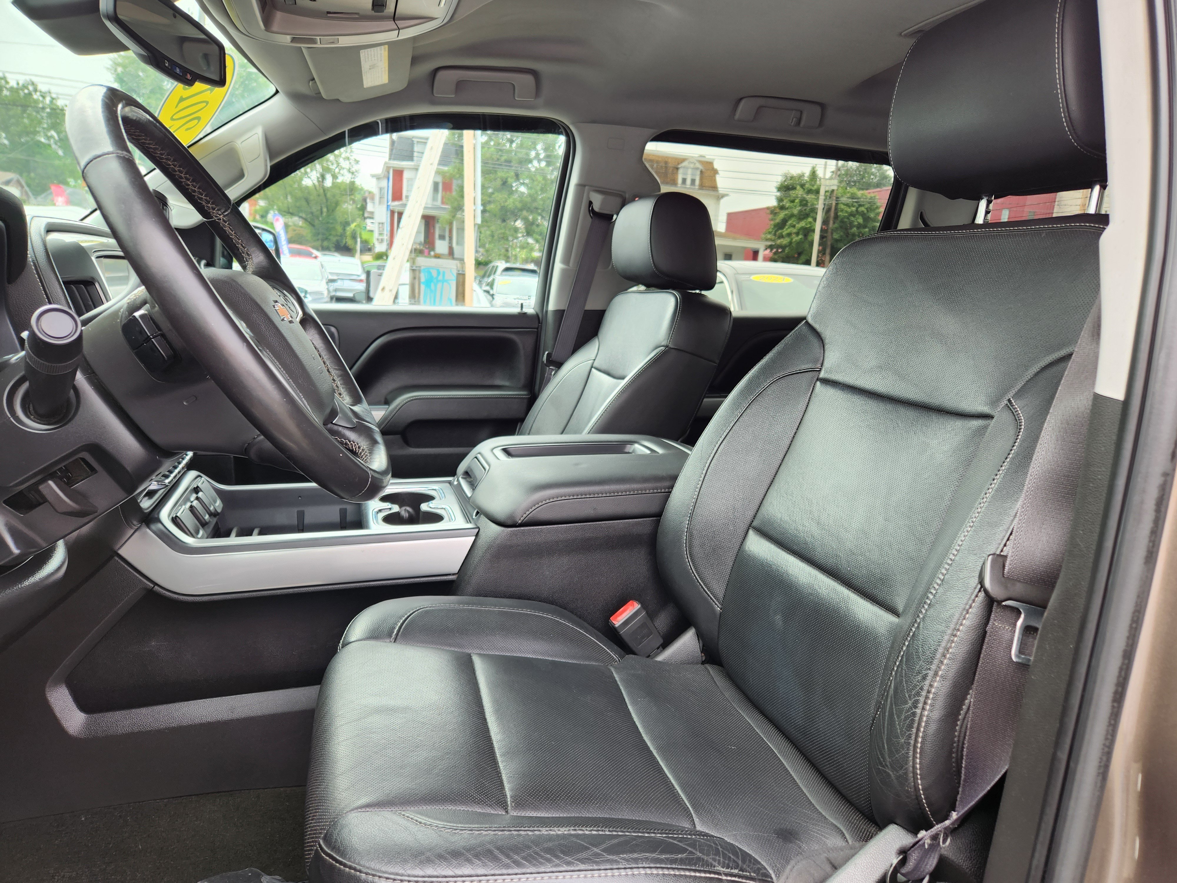 Used 2015 Chevrolet Silverado 1500 LTZ Z71 w/ LTZ Plus Package AWD/4WD image 10