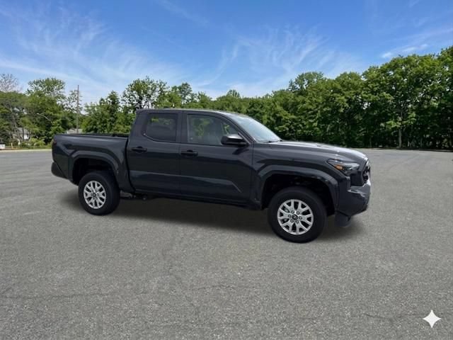 Used 2025 Toyota Tacoma SR w/ SR Upgrade Package AWD/4WD image 5