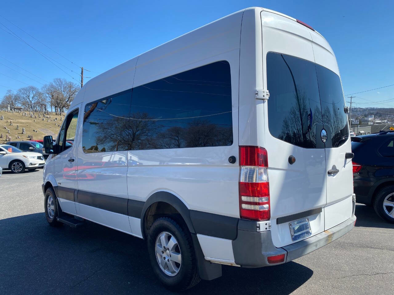 Used 2010 Freightliner Sprinter 2500 image 5