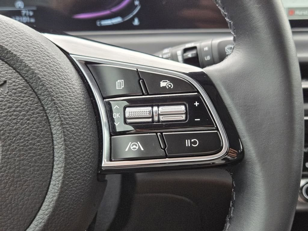 Certified 2025 Kia Seltos S FWD image 28