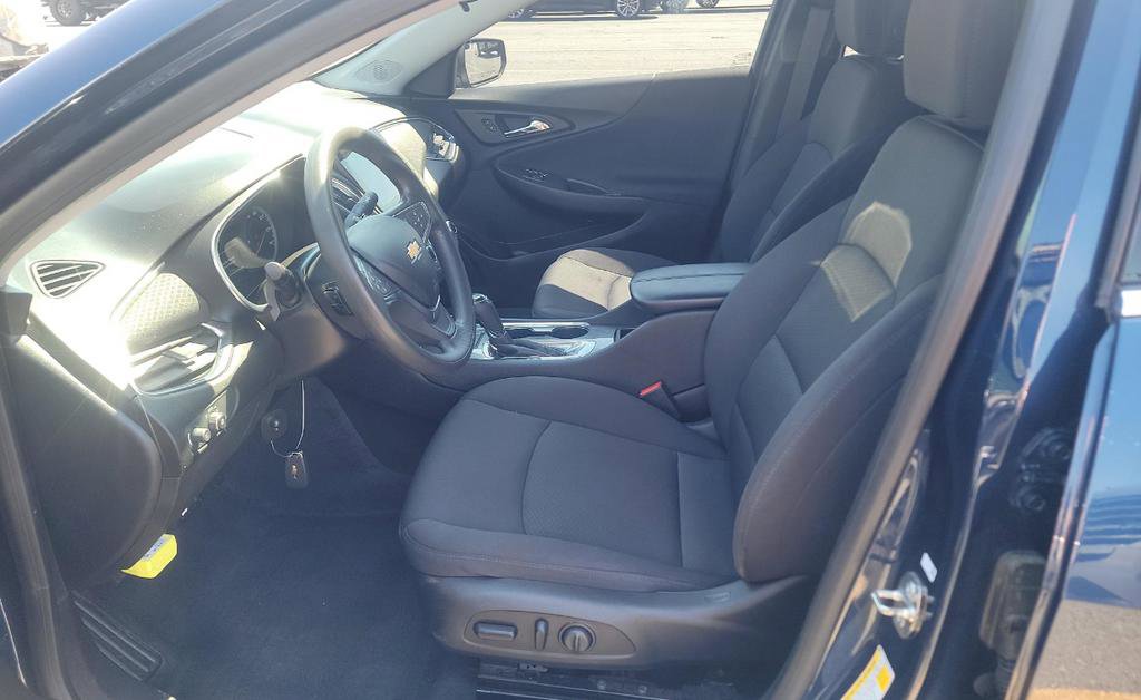 Used 2019 Chevrolet Malibu LT FWD image 12