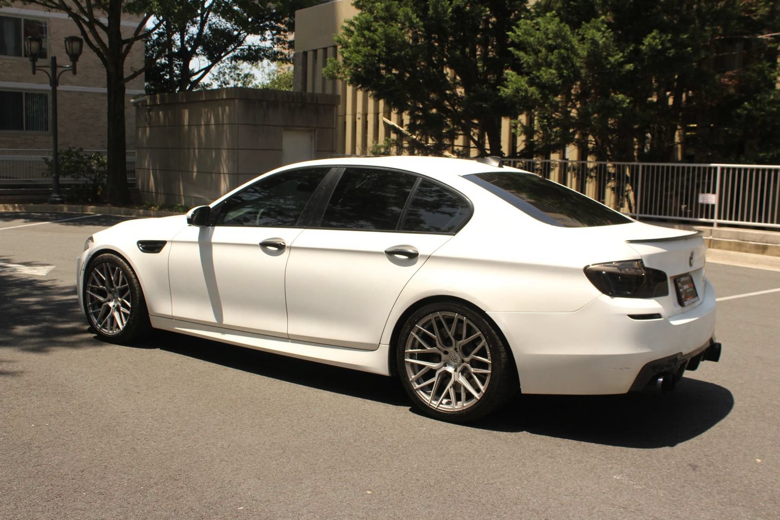 Used 2013 BMW M5 RWD image 9