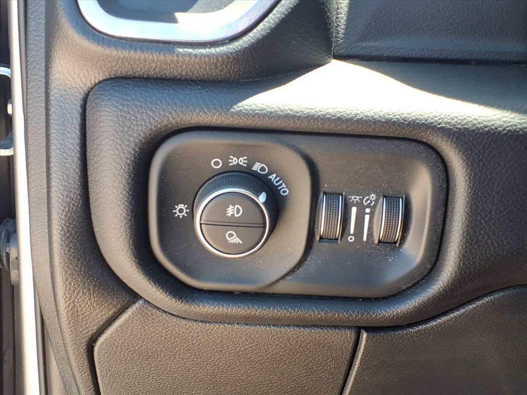Used 2024 RAM 2500 Laramie w/ Safety Group AWD/4WD image 18