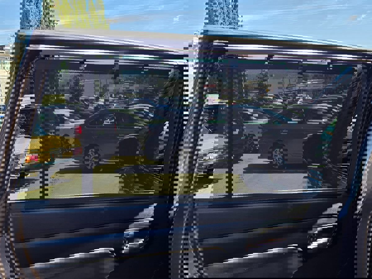 Used 2020 Toyota Highlander XLE image 30