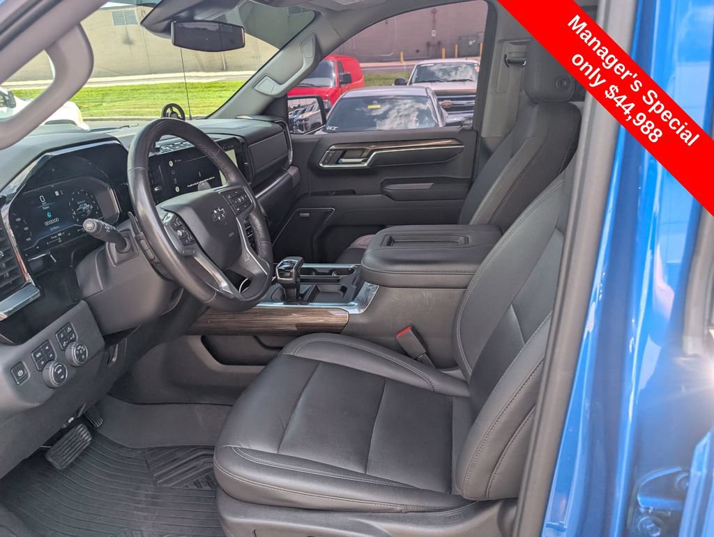 Used 2022 Chevrolet Silverado 1500 LT Trail Boss w/ LT Trail Boss Premium Package AWD/4WD image 16