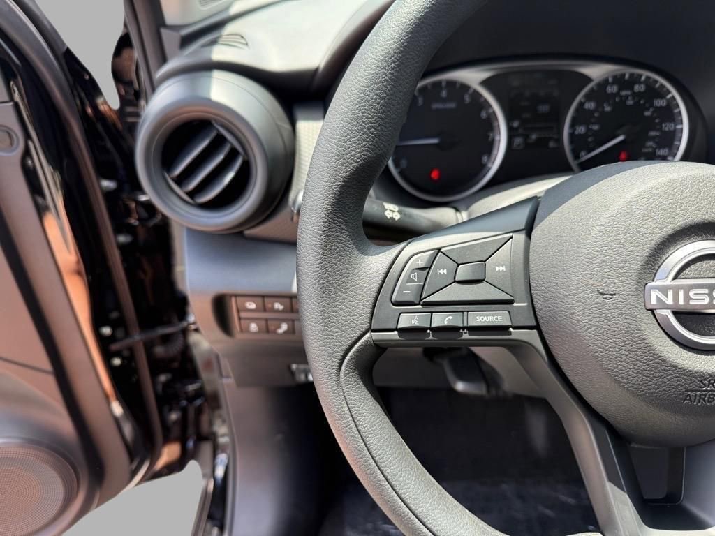 Certified 2025 Nissan Kicks Play S image 11