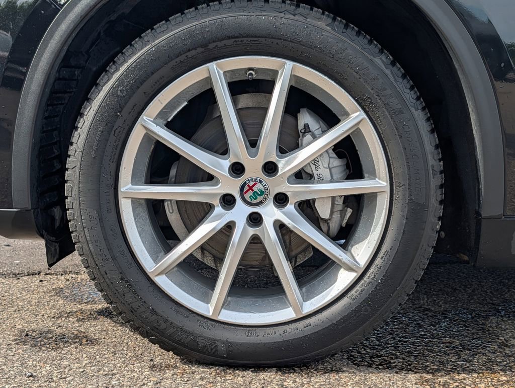 Used 2018 Alfa Romeo Stelvio Ti AWD/4WD image 15