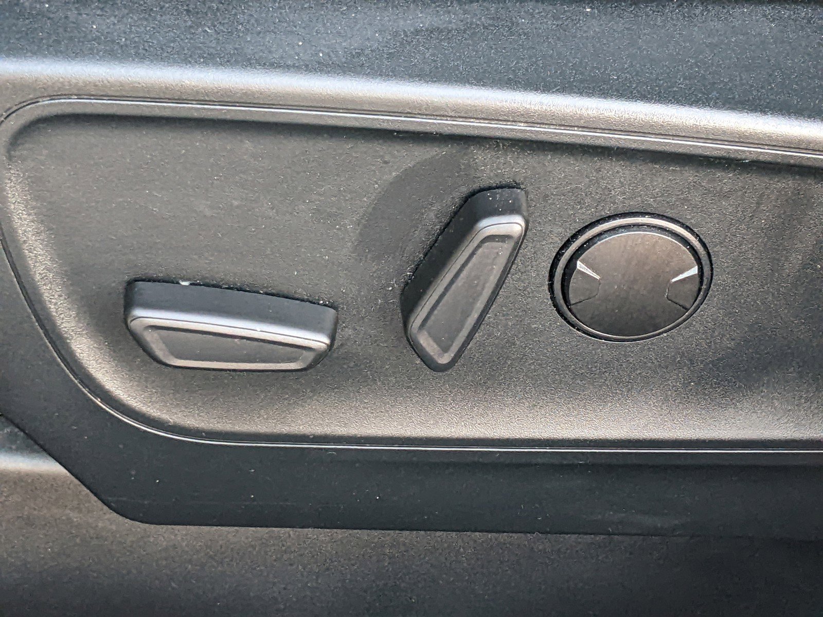 Used 2021 Ford Escape Titanium w/ Titanium Elite Package image 19