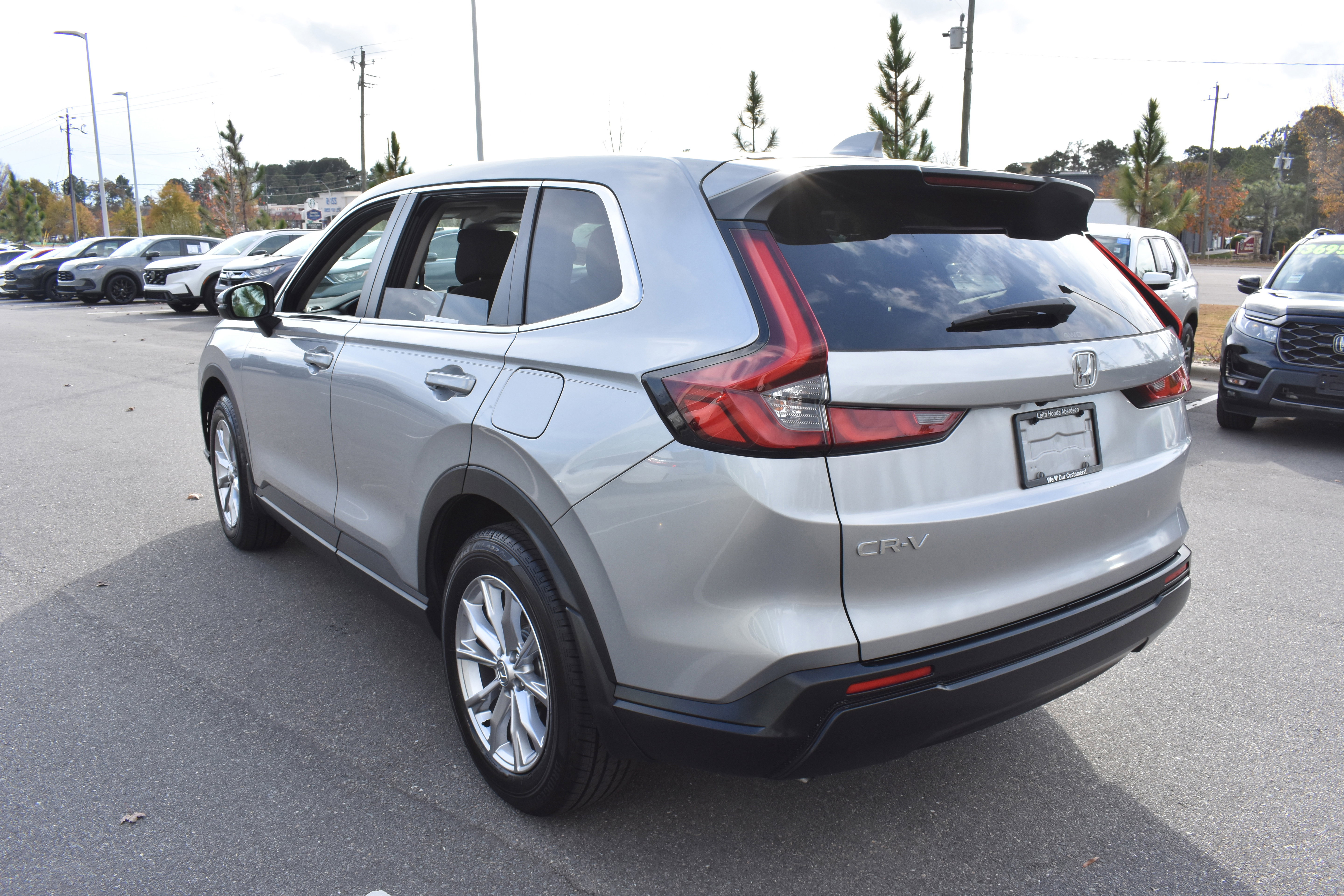 Used 2023 Honda CR-V EX image 7