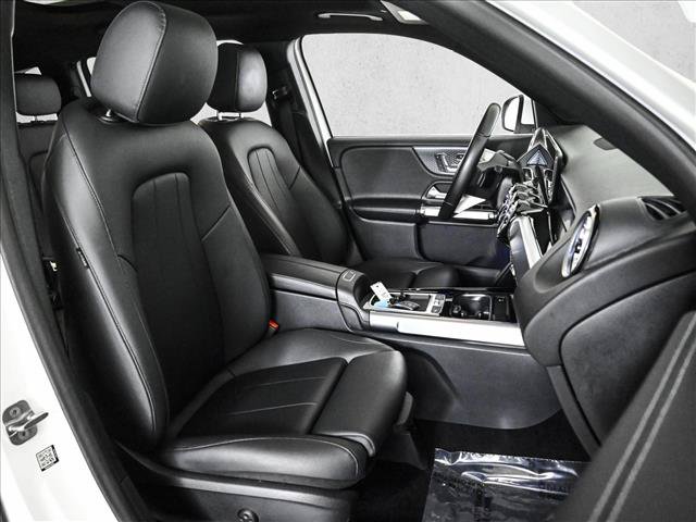 Used 2024 Mercedes-Benz GLB 250 4MATIC image 23