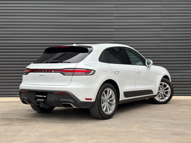 Certified 2025 Porsche Macan image 7