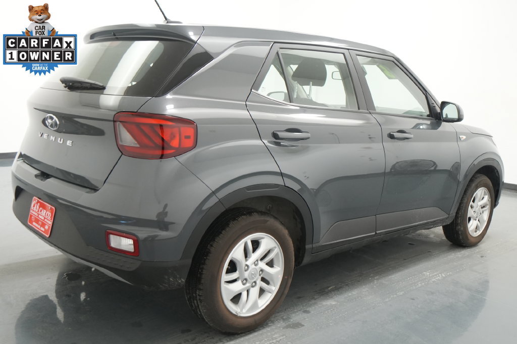 Used 2026 Hyundai Venue SE FWD image 8