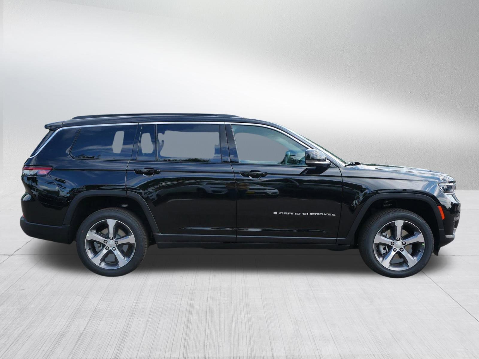 New 2025 Jeep Grand Cherokee L Limited w/ Trailer Tow Package image 8