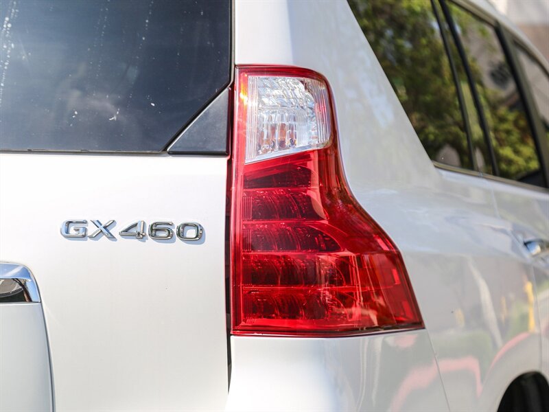 Used 2011 Lexus GX 460 w/ Comfort Plus Pkg AWD/4WD image 15