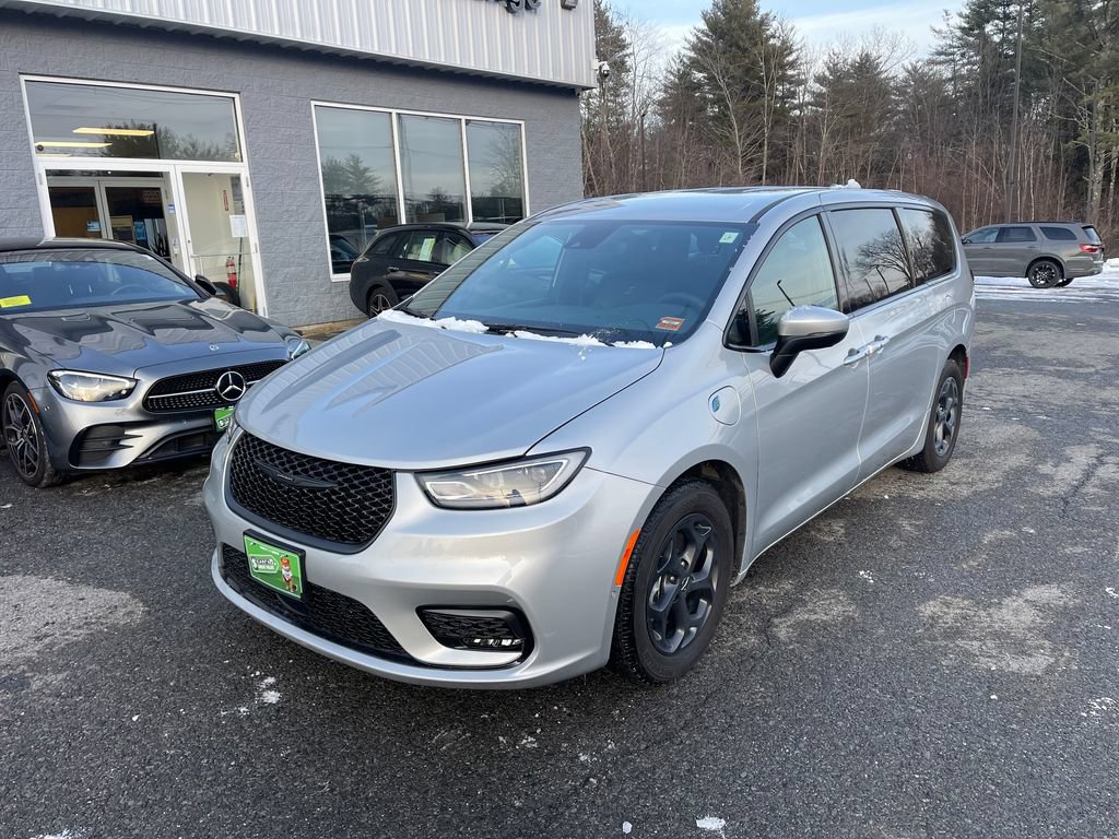 New 2023 Chrysler Pacifica Touring-L w/ S Appearance Package FWD image 2