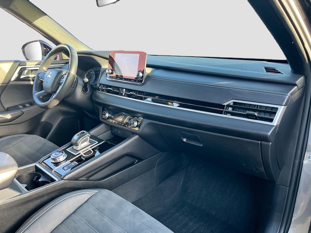 Used 2022 Mitsubishi Outlander SEL Black Edition image 28