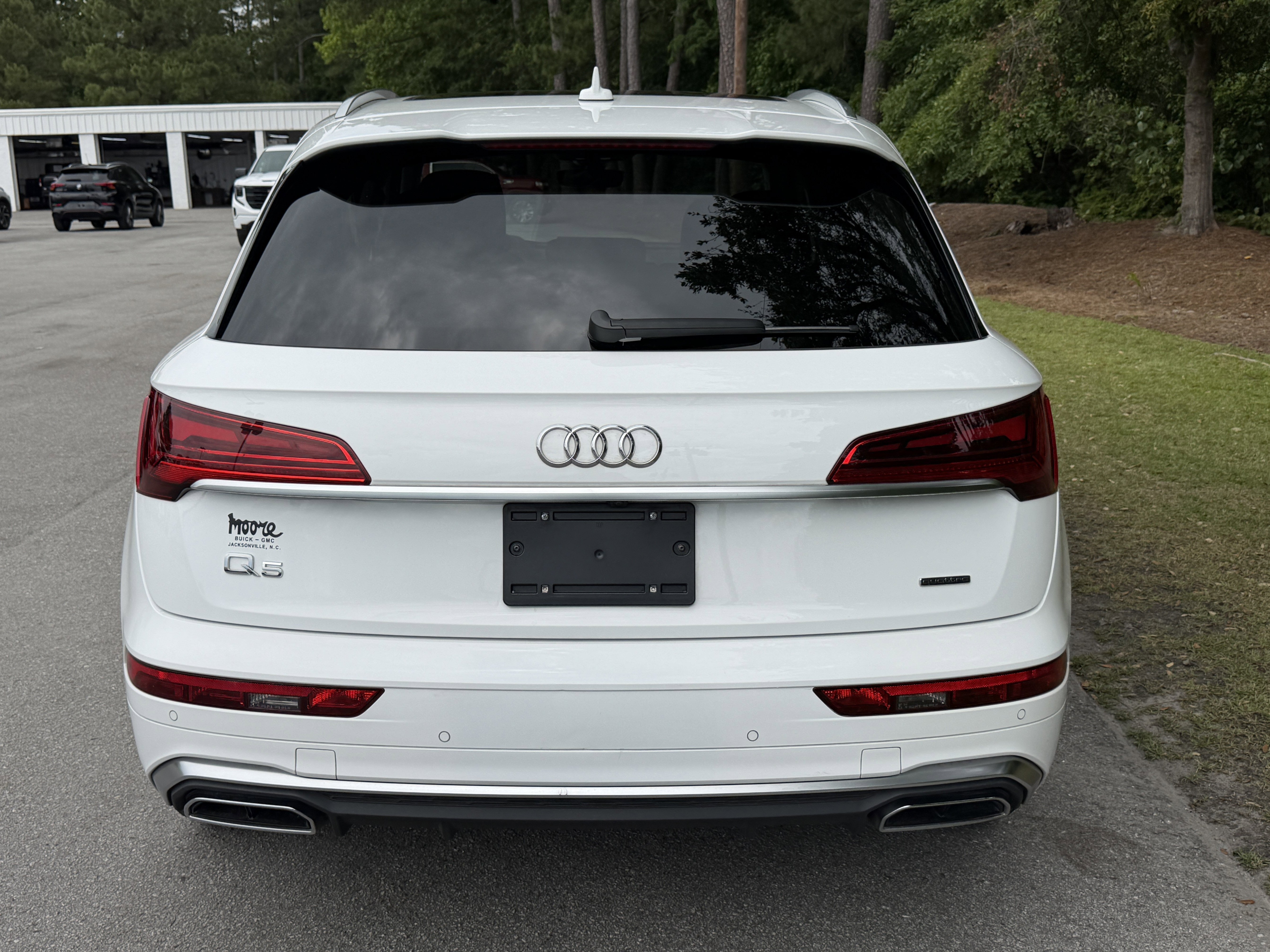 Used 2023 Audi Q5 2.0T Premium Plus w/ Premium Plus Package AWD/4WD image 9