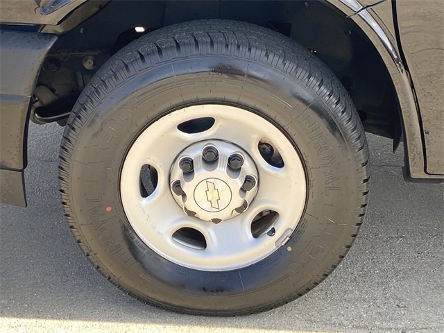Used 2021 Chevrolet Express 2500 w/ Driver Convenience Package image 23