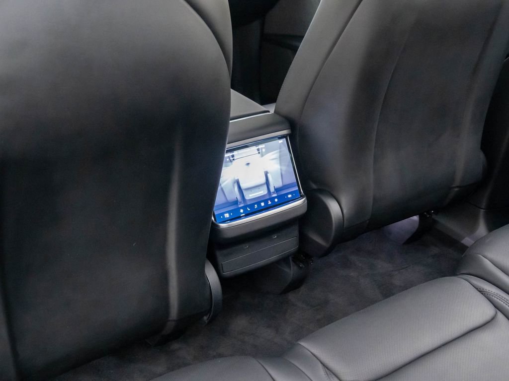 Used 2024 Tesla Model X image 17