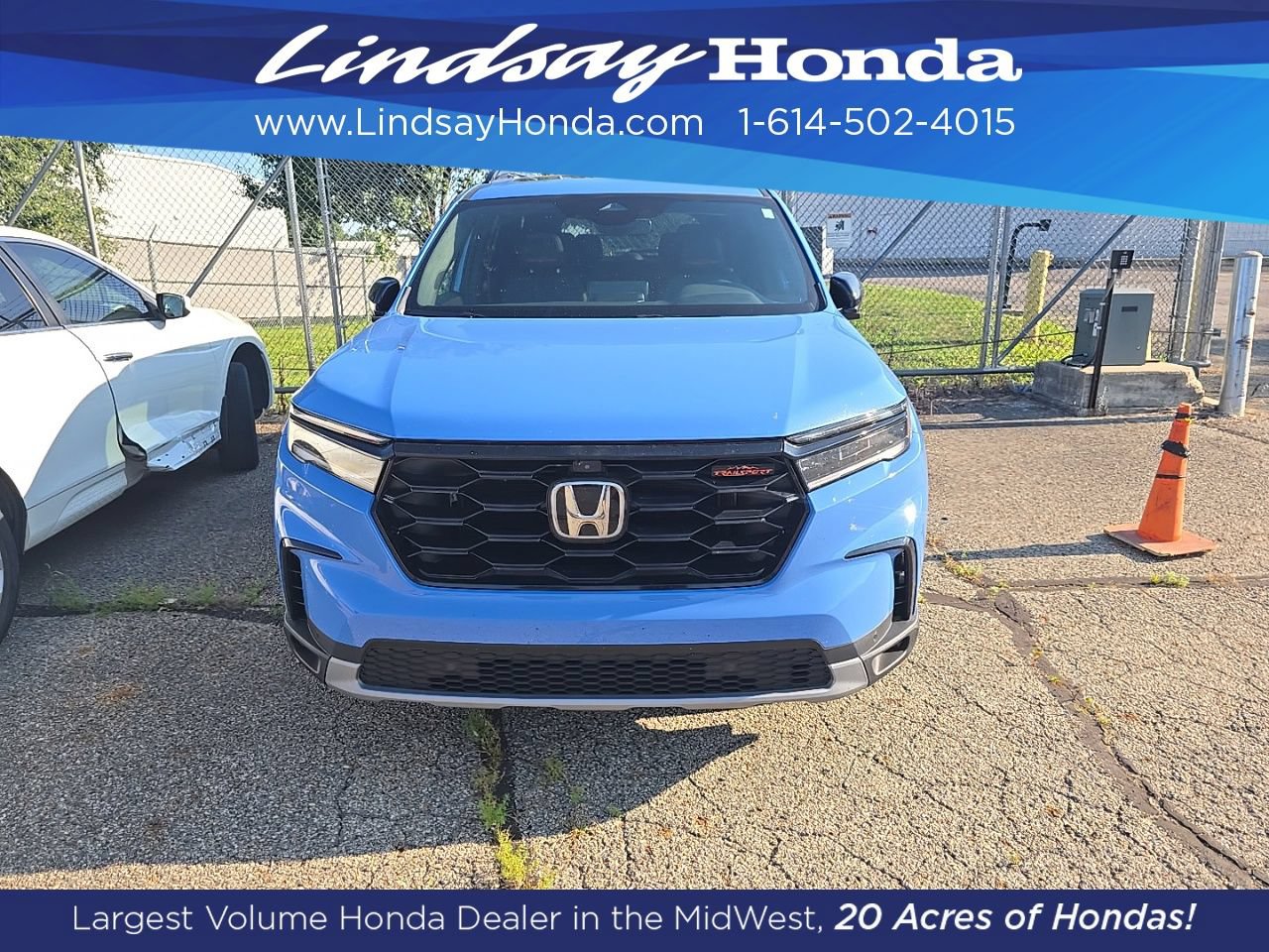 Used 2025 Honda Pilot TrailSport image 2