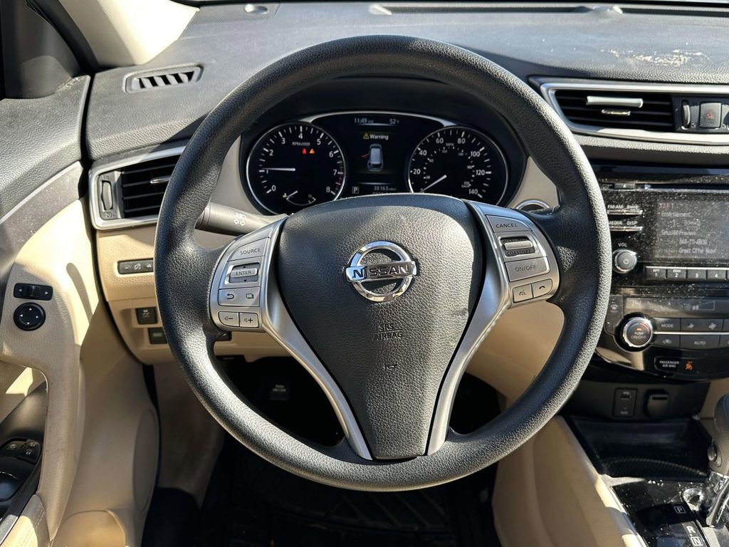 Used 2016 Nissan Rogue SV image 14