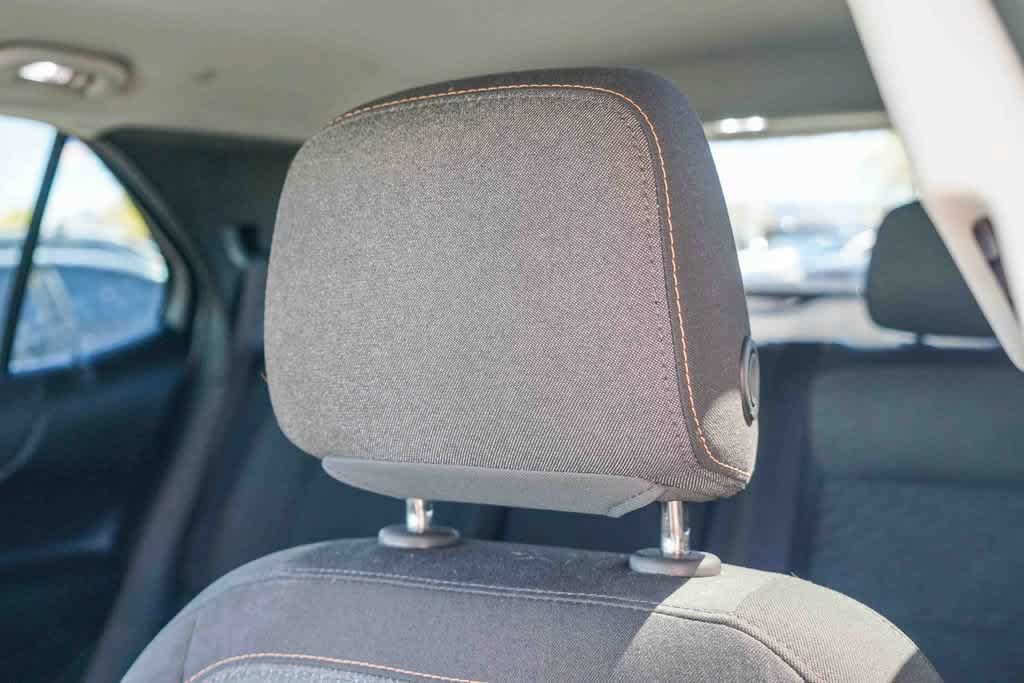 Used 2020 Chevrolet Equinox LT FWD image 24
