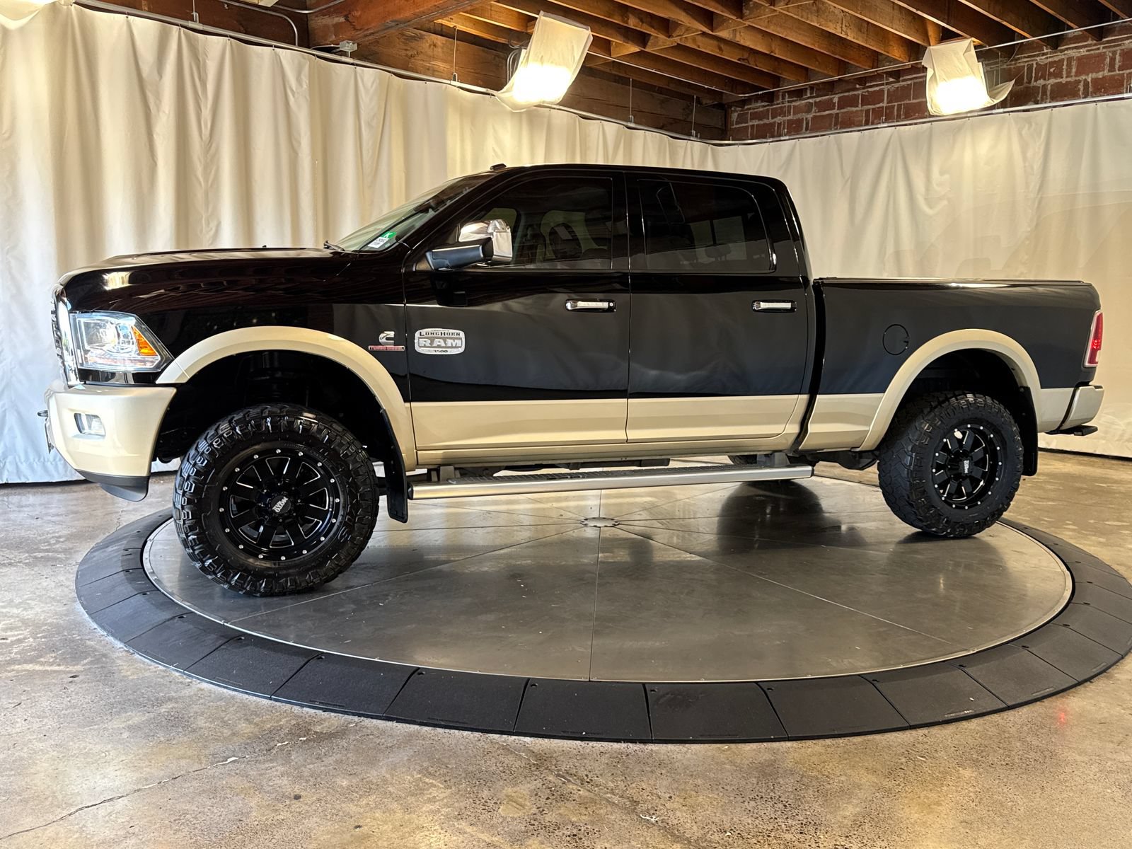 Used 2015 RAM 3500 Laramie Longhorn AWD/4WD image 10
