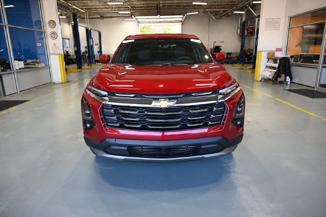 New 2027 Chevrolet Equinox LT w/ Convenience Package II AWD/4WD image 2
