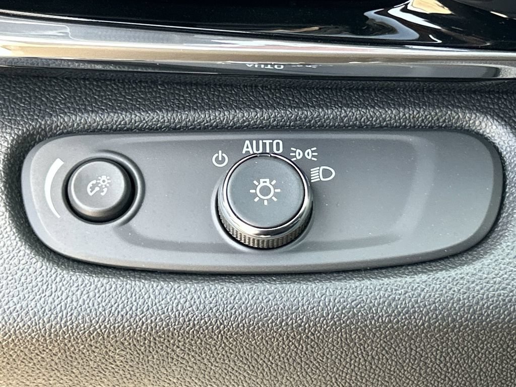New 2026 Buick Envista Sport Touring w/ Convenience I Package FWD image 18