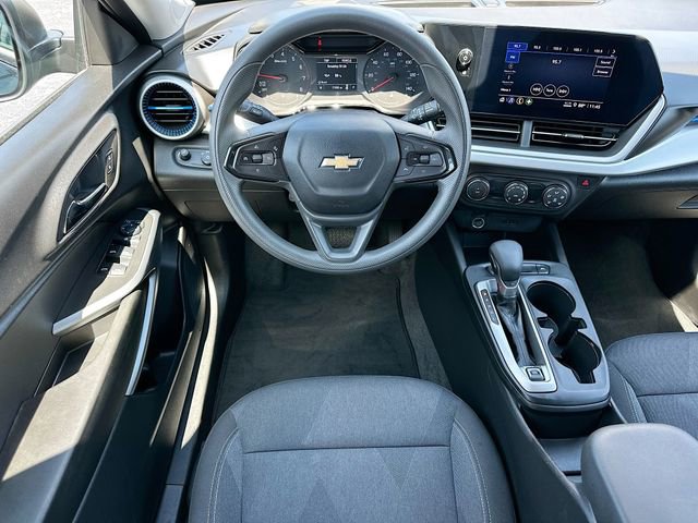 Used 2025 Chevrolet Trax LS FWD image 20