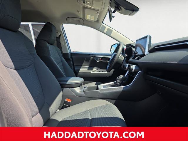Certified 2024 Toyota RAV4 LE AWD/4WD image 17