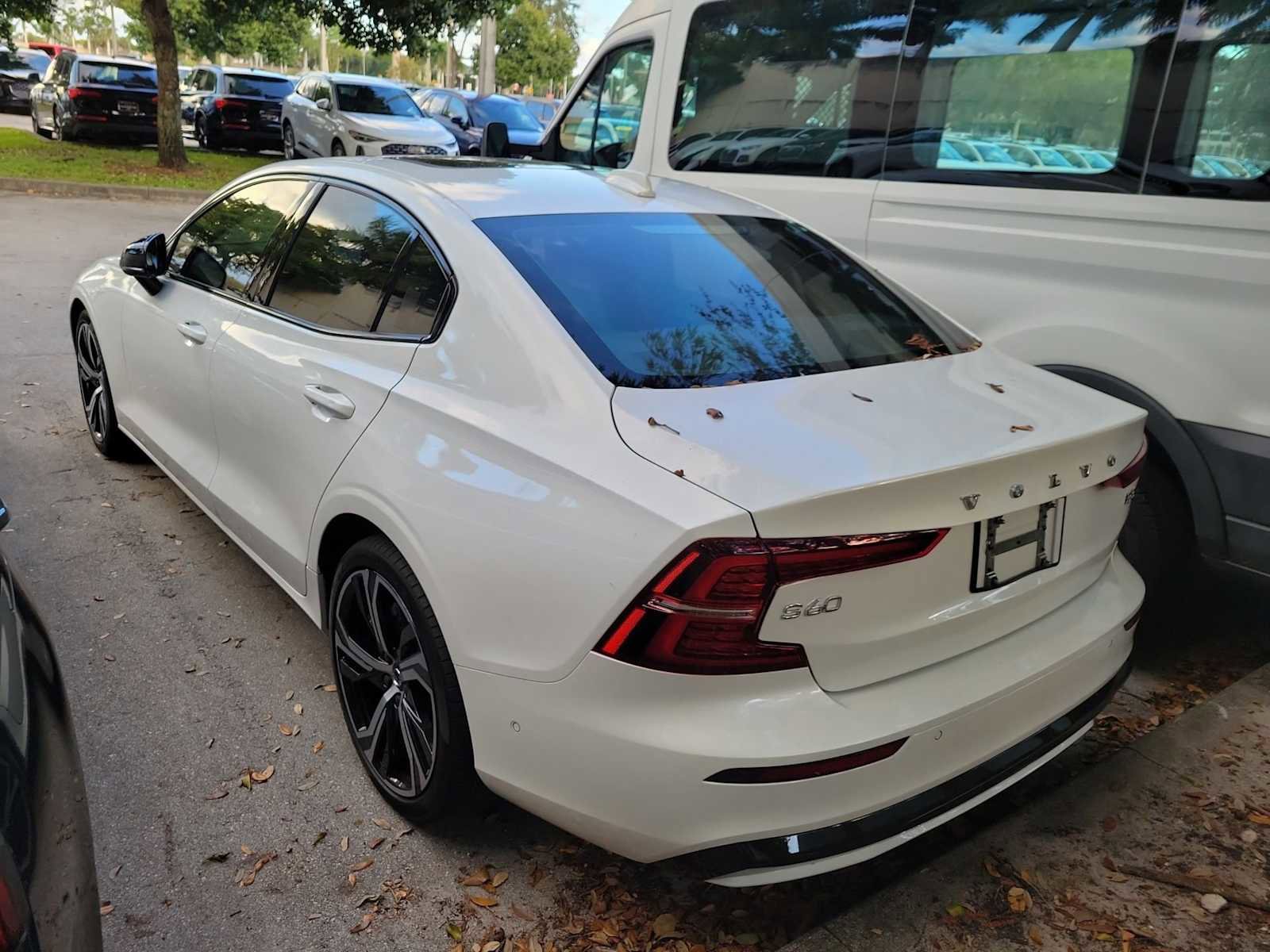 Used 2023 Volvo S60 B5 Ultimate image 14