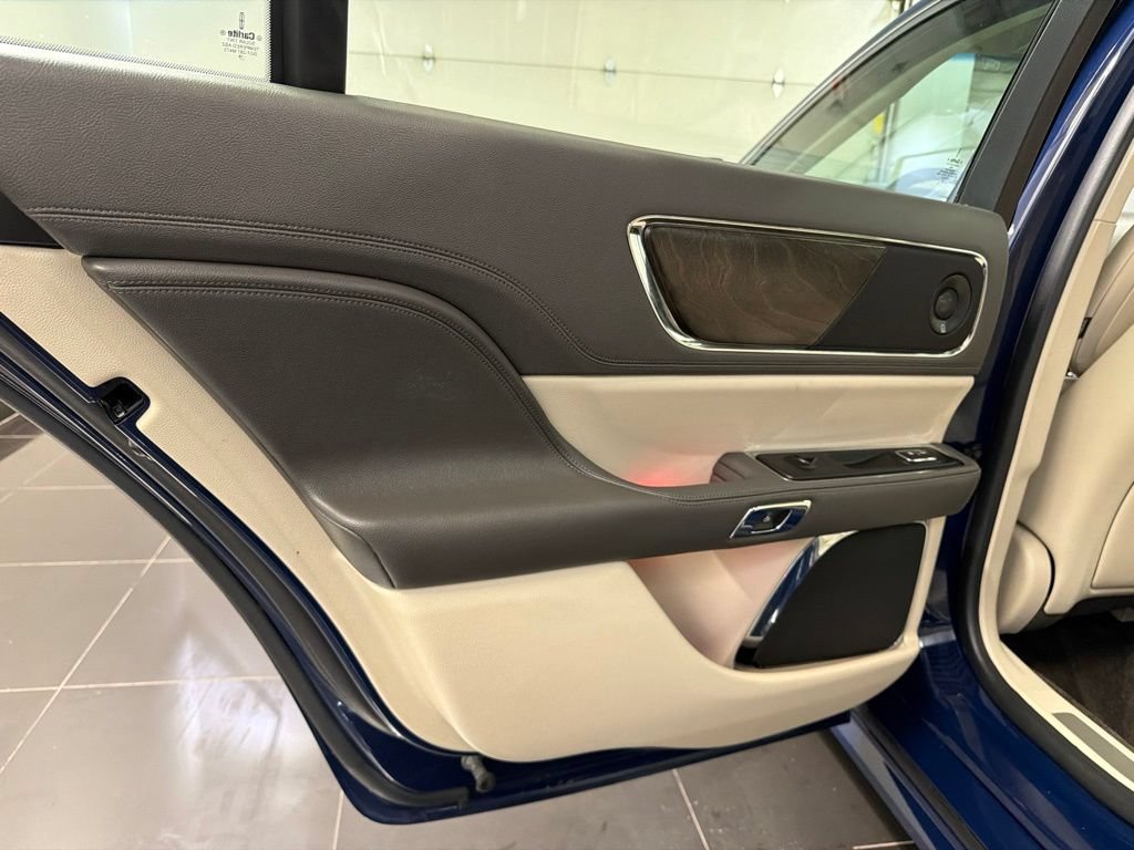 Used 2018 Lincoln Continental Reserve AWD/4WD image 35