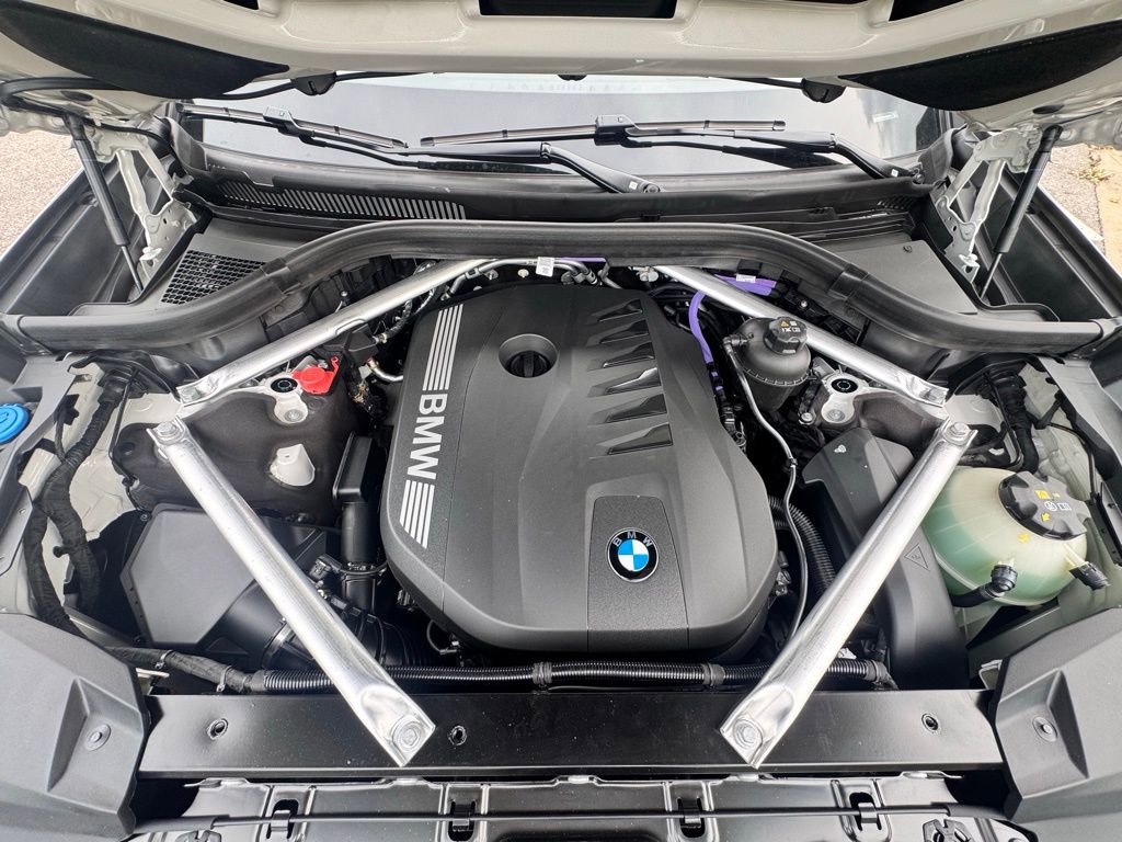 Used 2026 BMW X7 xDrive40i w/ Executive Package image 31