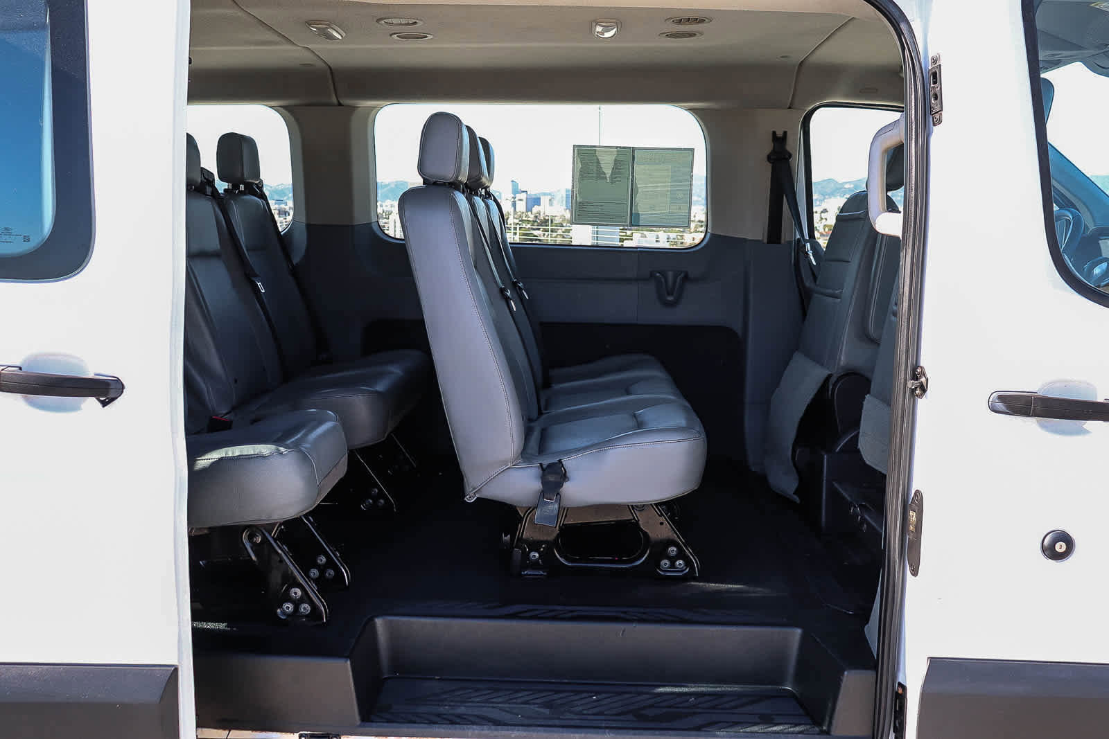 Used 2018 Ford Transit 350 XL image 19