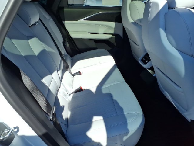 Used 2024 Cadillac Lyriq Luxury AWD/4WD image 20