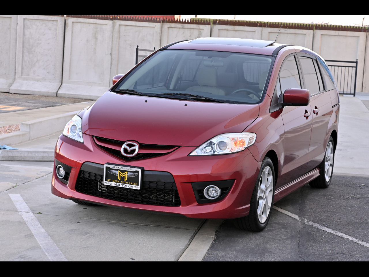 Used 2010 MAZDA MAZDA5 Touring FWD image 1