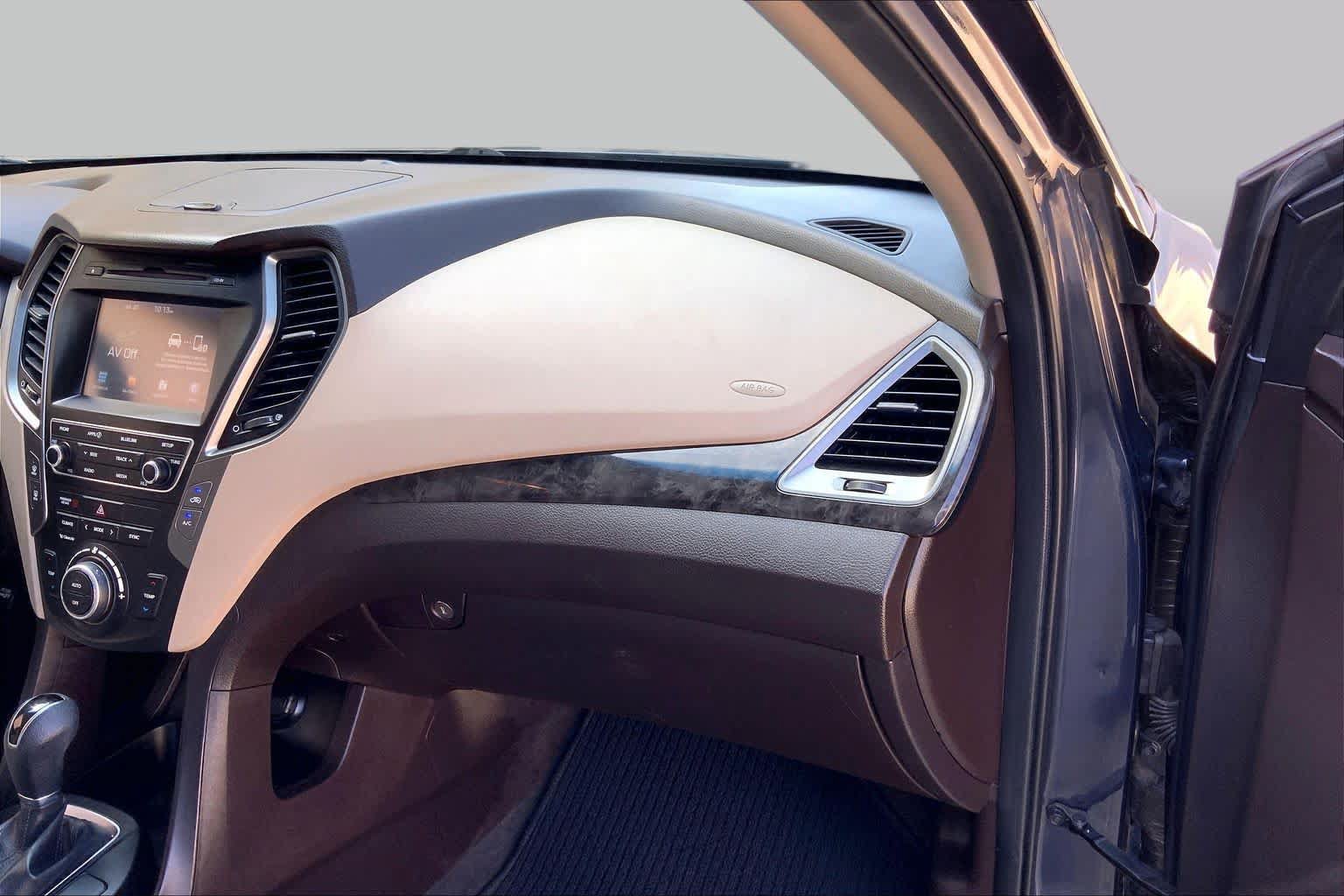 Used 2017 Hyundai Santa Fe Sport FWD image 19